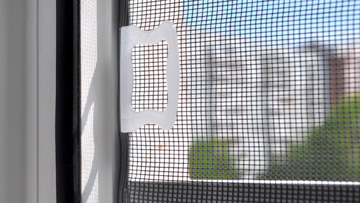 Монтаж сетки на окно пвх
